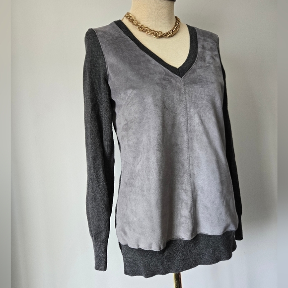 BANANA REPUBLIC Merino Wool And Faux Suede Grey Sweater. Size Small - Picture 2 of 10